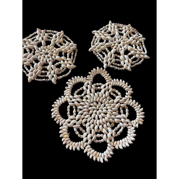 Vintage Cowrie Seashell Trivet Coaster Hot Pad Boho Wall Hanging Set Of 3 - Picture 4 of 5